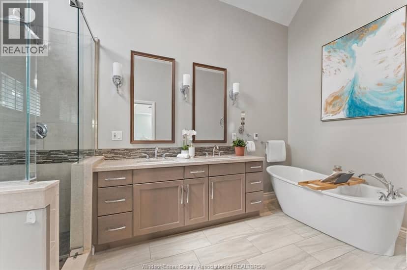 476 Mei Lin CRESCENT — photo 23 of 40
