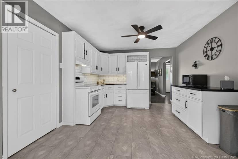 9 Magellan Drive — photo 10 of 40