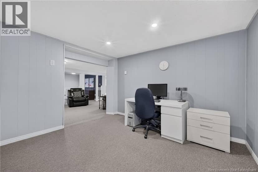 9 Magellan Drive — photo 17 of 40