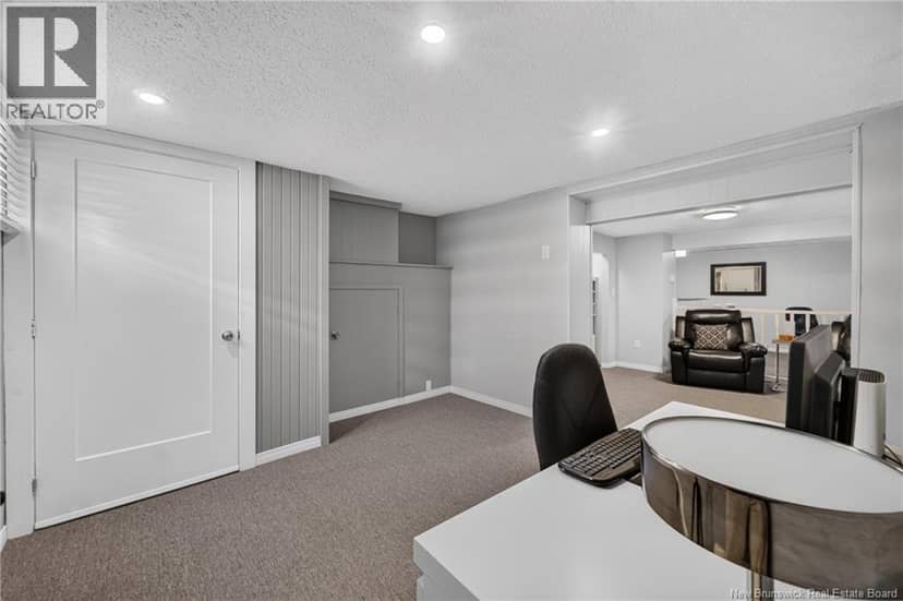 9 Magellan Drive — photo 18 of 40