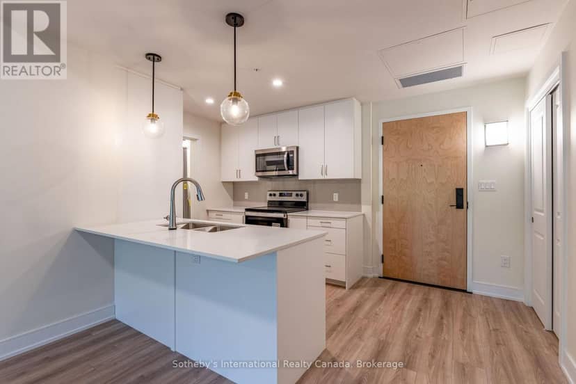 316 - 121 Mary Street — photo 9 of 40