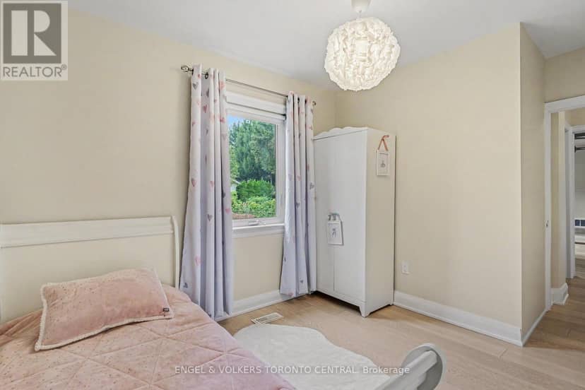 28 Inverleigh Drive — photo 12 of 26