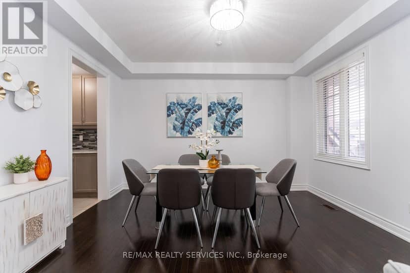 5452 Meadowcrest Avenue — photo 11 of 40