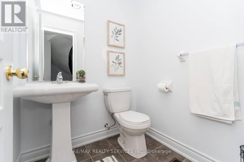 5452 Meadowcrest Avenue — photo 21 of 40