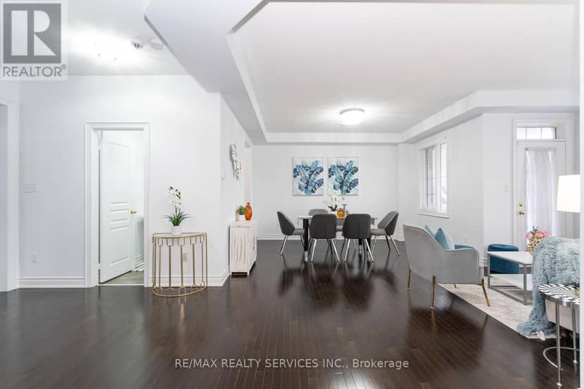 5452 Meadowcrest Avenue — photo 6 of 40