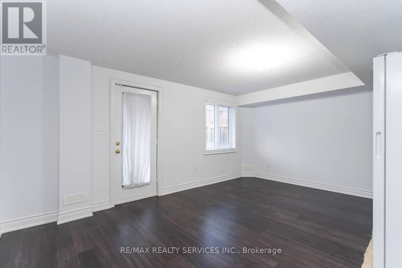 5452 Meadowcrest Avenue — photo 36 of 40