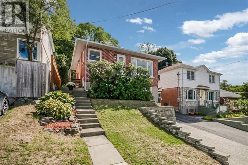 95 Hyland Drive — photo 2 of 40