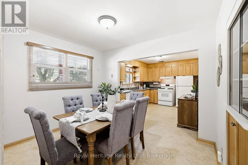 12 Simcoe Street — photo 12 of 28