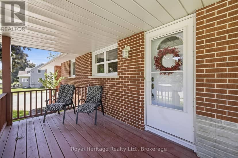 12 Simcoe Street — photo 2 of 28