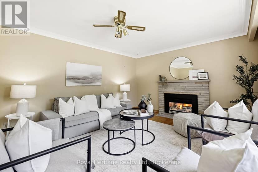 12 Simcoe Street — photo 6 of 28