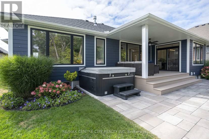 2181 Lockwood Crescent — photo 9 of 40