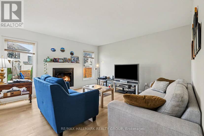 118 Hollowbrook Drive, Ottawa, photo 6