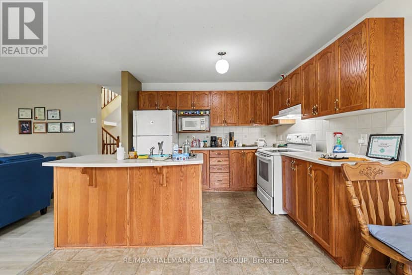 118 Hollowbrook Drive, Ottawa, photo 8