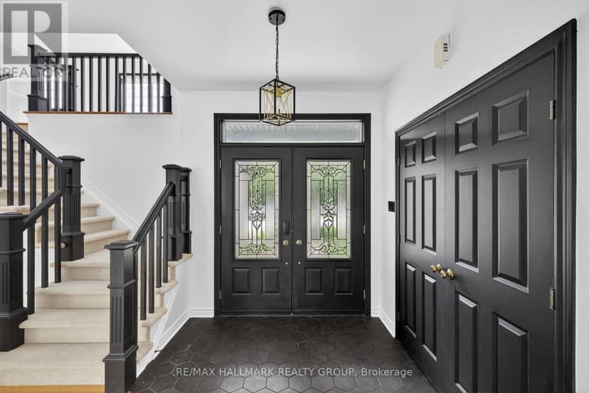 520 Mazari Crescent — photo 3 of 40