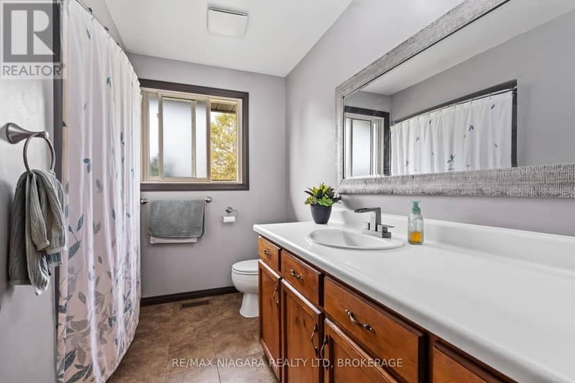 4 Barbara Street — photo 11 of 32