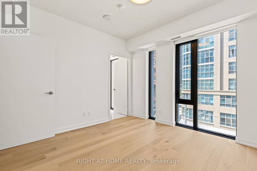 315 - 25 Richmond Street E — photo 16 of 22