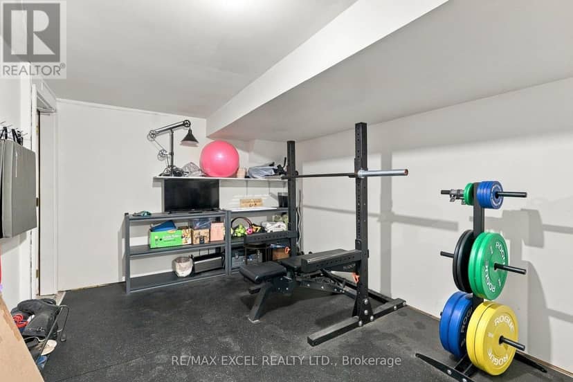 3004 Bayview Avenue — photo 35 of 36