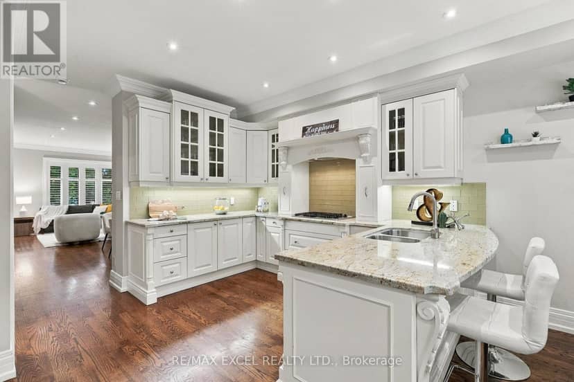 3004 Bayview Avenue — photo 9 of 36