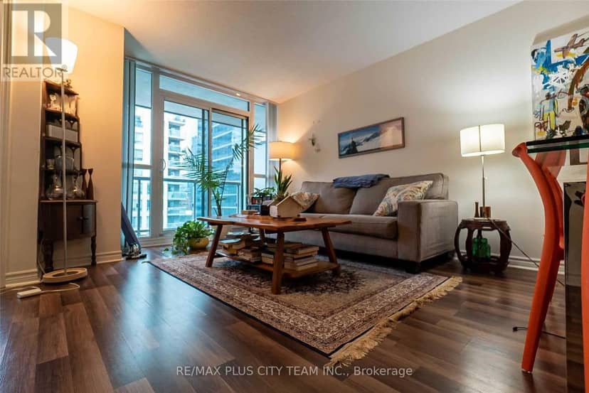1103 - 19 Grand Trunk Crescent — photo 4 of 24