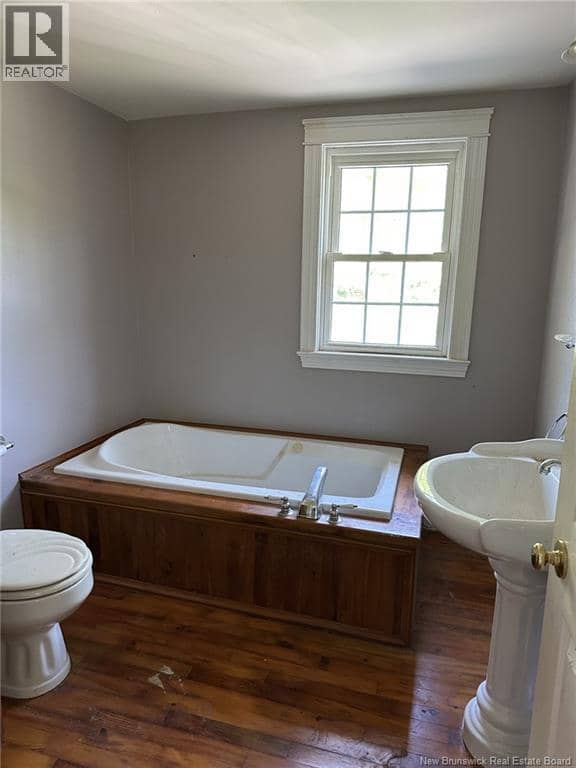52 Chestnut Street — photo 9 of 13