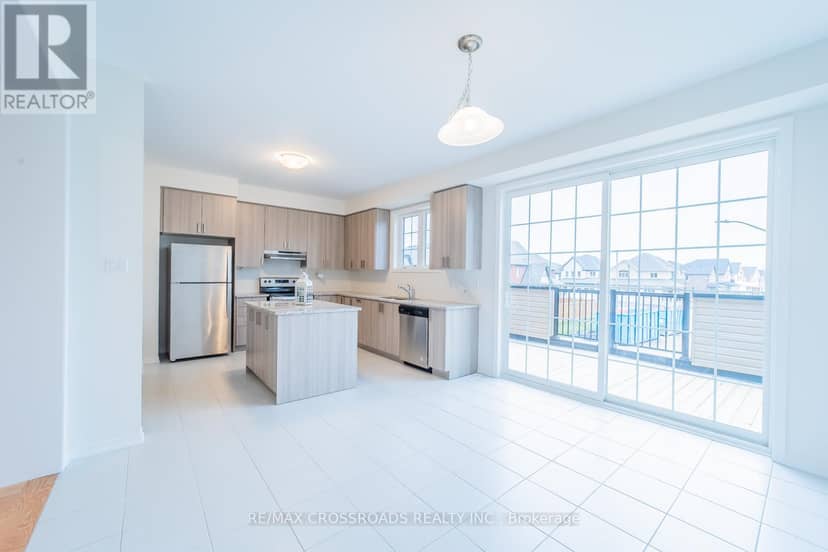 332 Coronation Road — photo 10 of 34