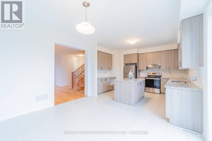 332 Coronation Road — photo 11 of 34