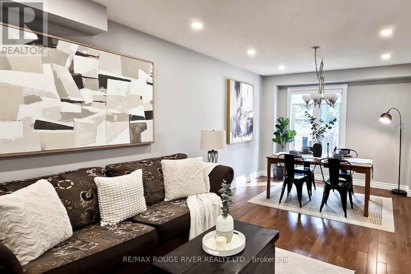 6 Knotty Pine Drive, Whitby, photo 4