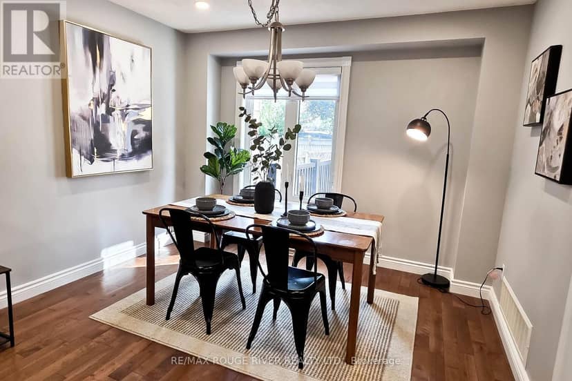 6 Knotty Pine Drive, Whitby, photo 5