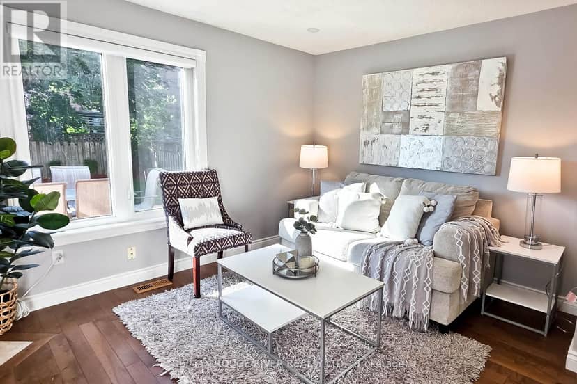 6 Knotty Pine Drive, Whitby, photo 7