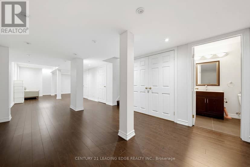 818 Castlemore Avenue — photo 39 of 40