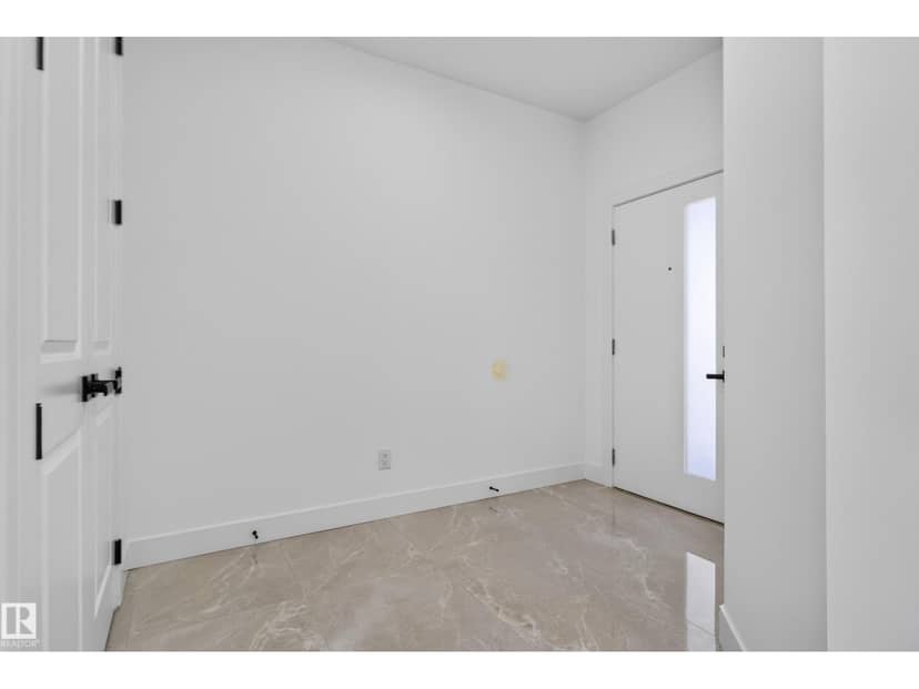 6320 24 ST NE NE — photo 30 of 40