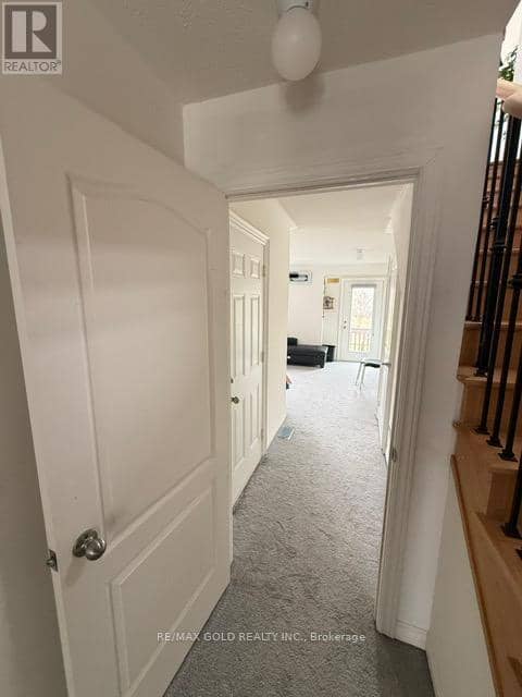 43 Queenpost Drive — photo 10 of 40
