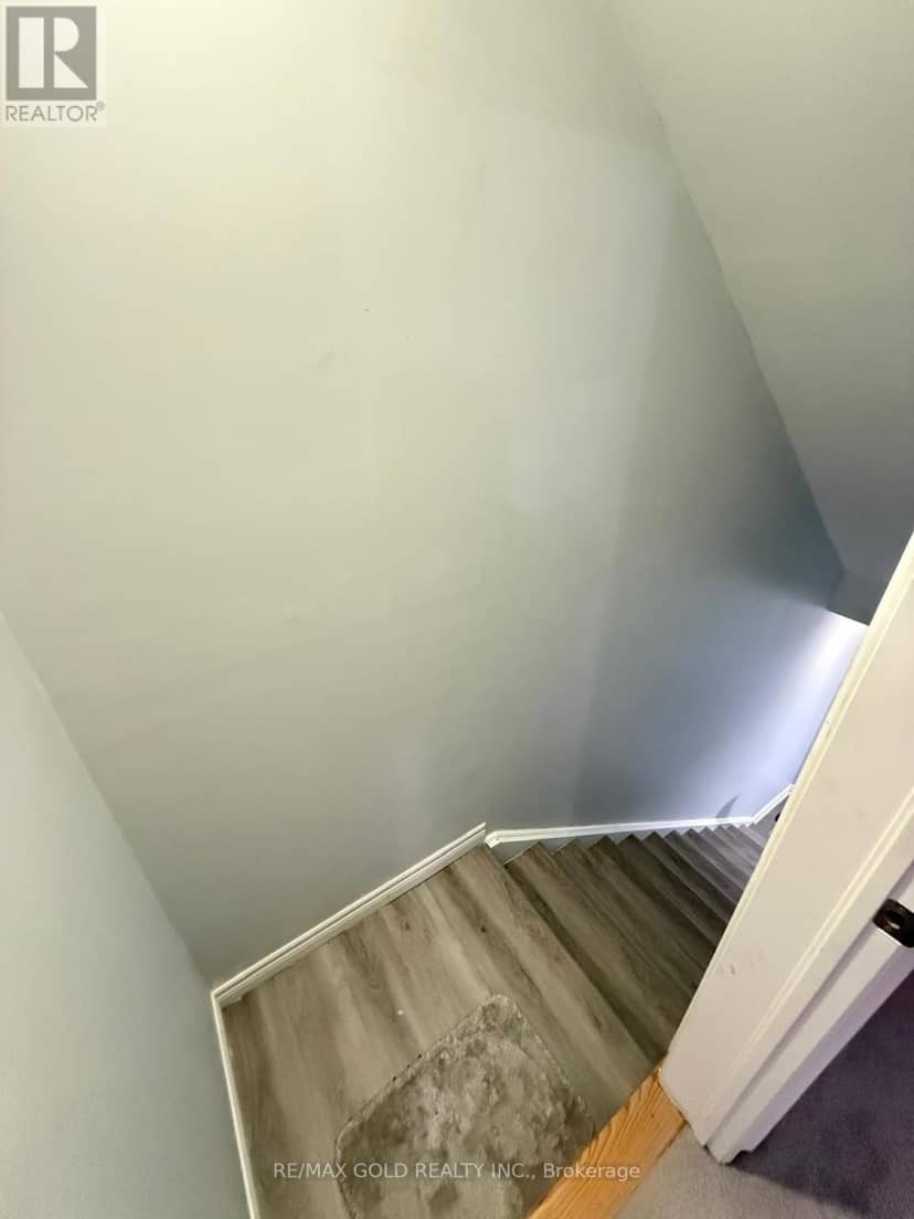 43 Queenpost Drive — photo 17 of 40