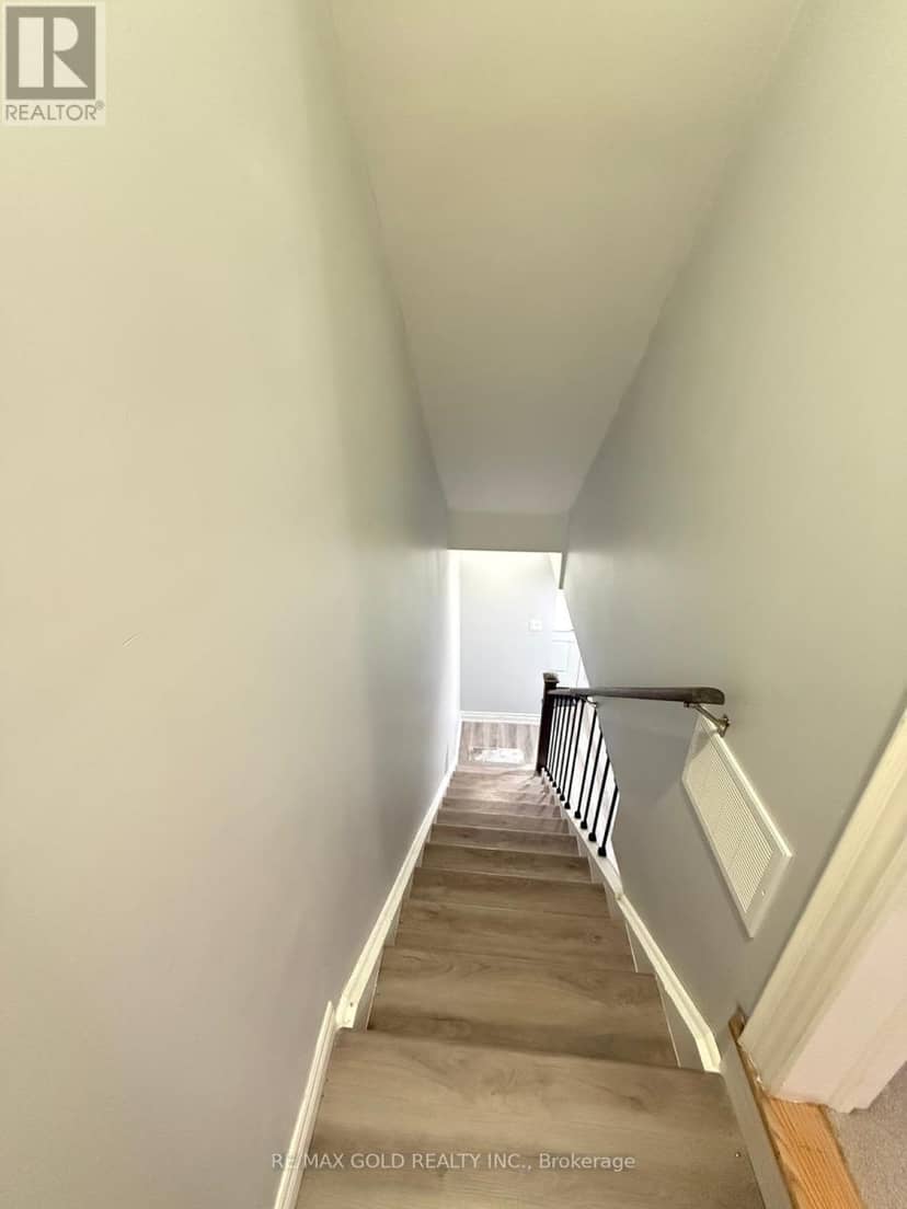 43 Queenpost Drive — photo 18 of 40