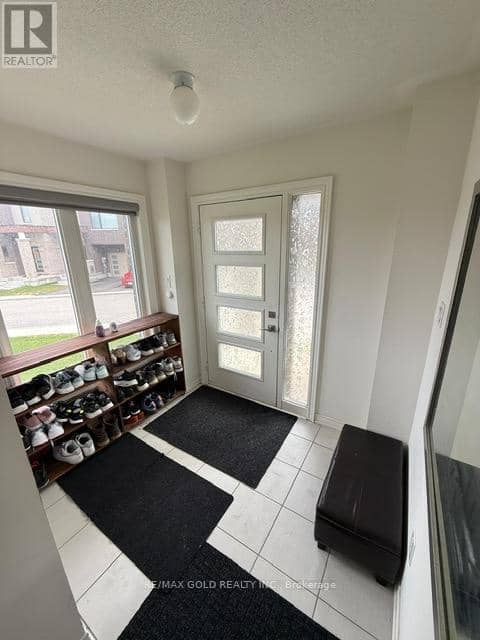 43 Queenpost Drive, Brampton, photo 6