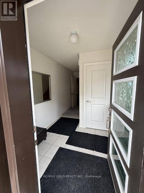 43 Queenpost Drive, Brampton, photo 7