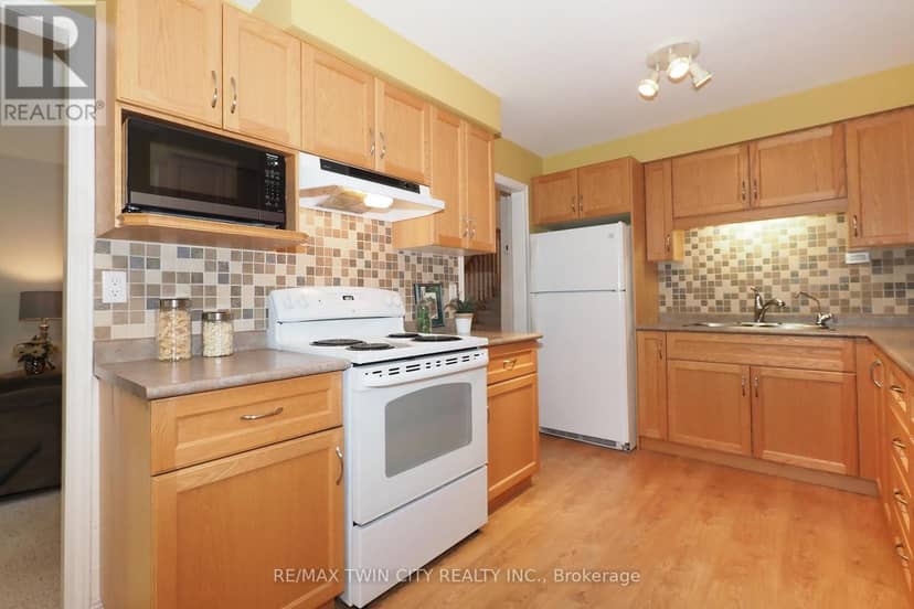 34 - 375 Holiday Inn Drive — photo 15 of 40