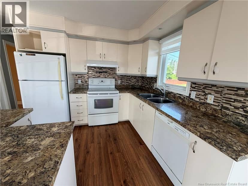 764 Rue Champlain Street — photo 19 of 38