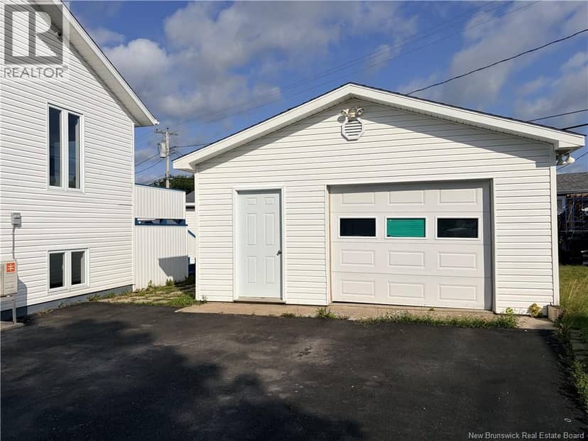764 Rue Champlain Street — photo 4 of 38