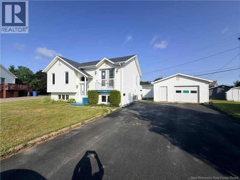 764 Rue Champlain Street — photo 3 of 38
