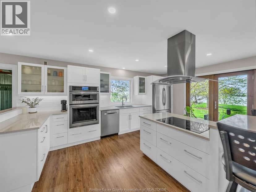 388 SEACLIFF DRIVE West — photo 13 of 40
