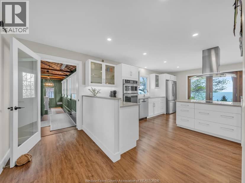 388 SEACLIFF DRIVE West — photo 17 of 40