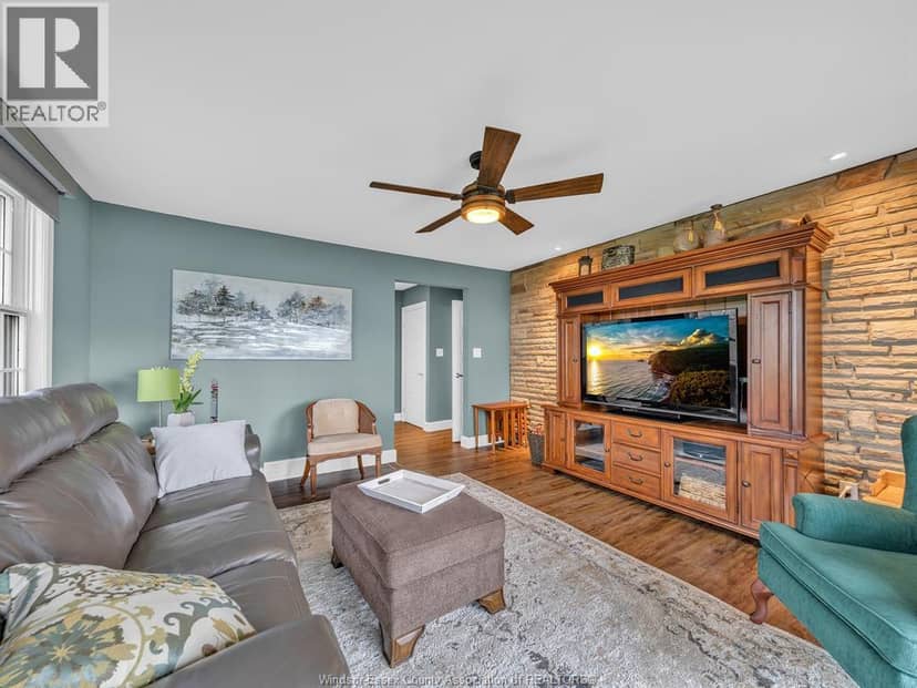 388 SEACLIFF DRIVE West — photo 9 of 40