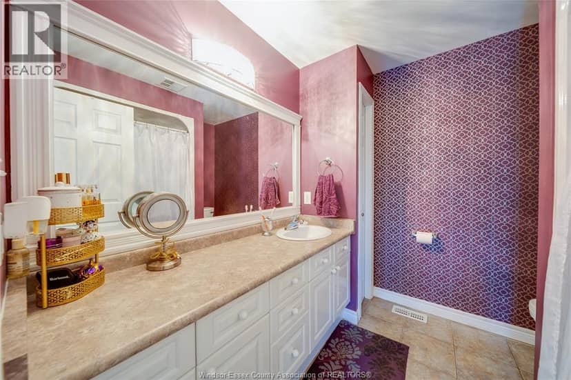 1971 Luxury Avenue — photo 27 of 40