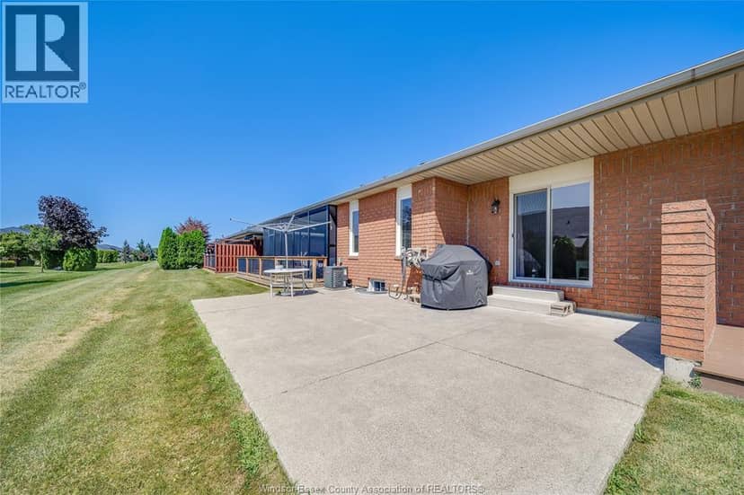 1971 Luxury Avenue — photo 40 of 40