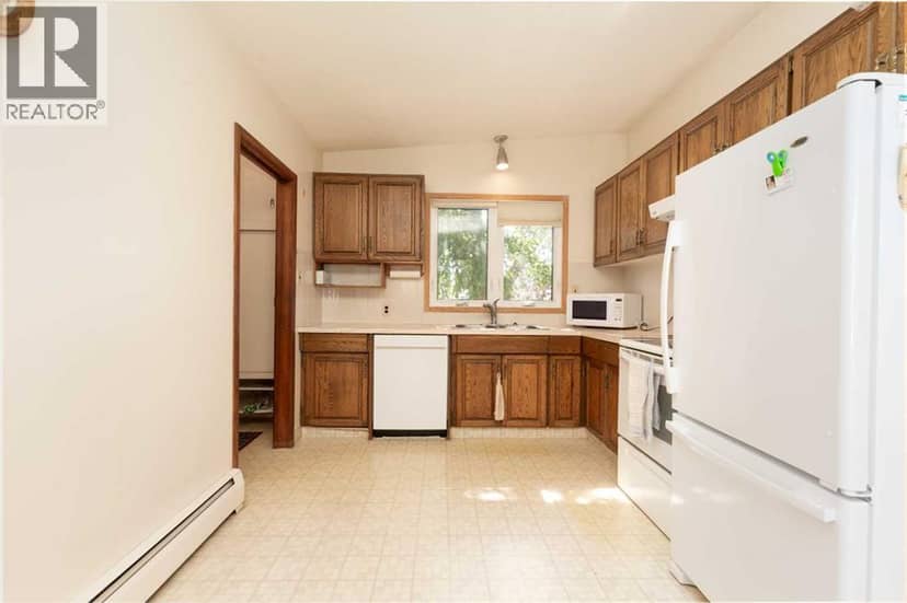 2710 6A Avenue N, Lethbridge, photo 6