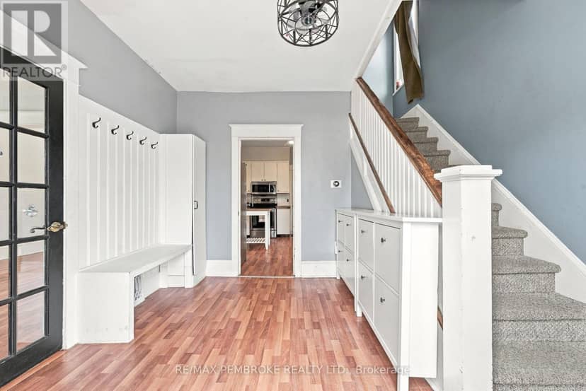 626 Hamilton Street W, Laurentian Valley, photo 5