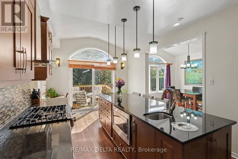 1 Cheltonia Way — photo 10 of 40