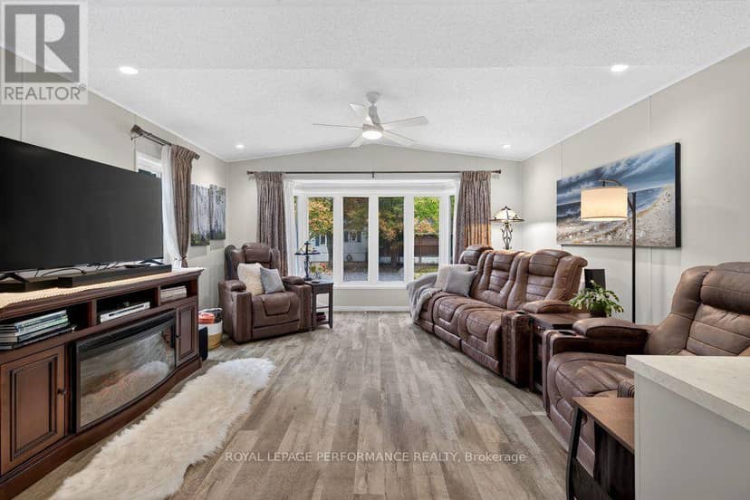 6636 Vista Patrick Private — photo 9 of 40