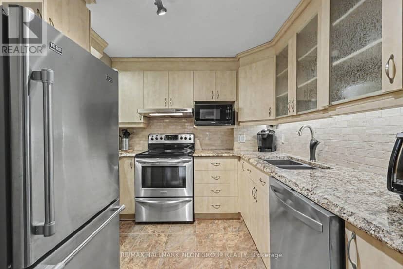 1305 - 415 Greenview Avenue — photo 10 of 21